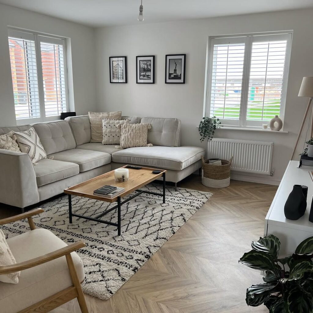 Neutral Base Bold Accent Pieces